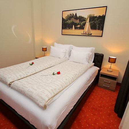 Vila Palic Hotell Exteriör bild