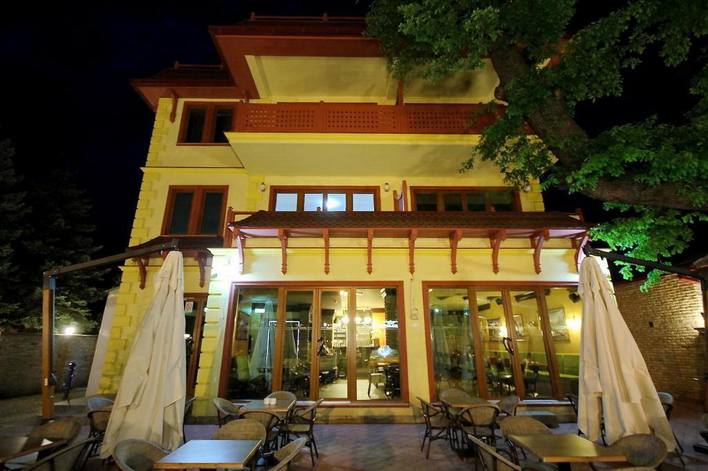 Vila Palic Hotell Exteriör bild