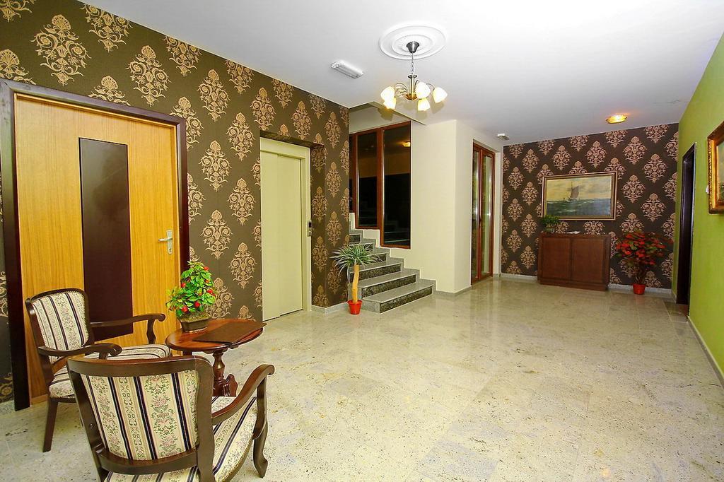 Vila Palic Hotell Exteriör bild