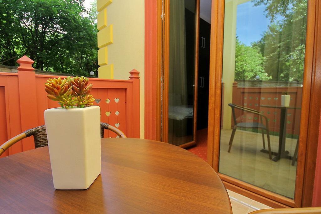 Vila Palic Hotell Exteriör bild