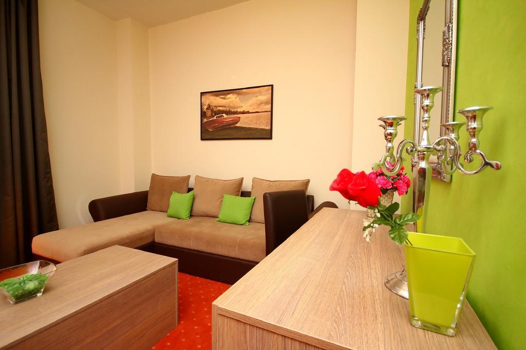 Vila Palic Hotell Exteriör bild