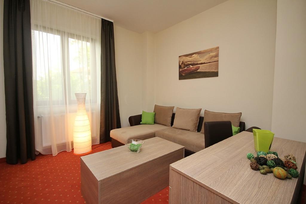 Vila Palic Hotell Exteriör bild