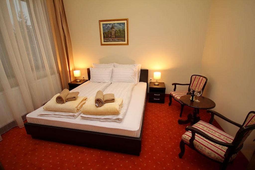Vila Palic Hotell Exteriör bild