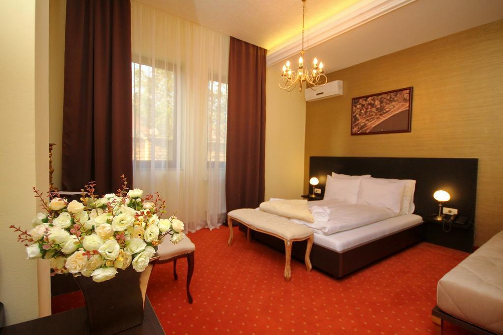 Vila Palic Hotell Exteriör bild