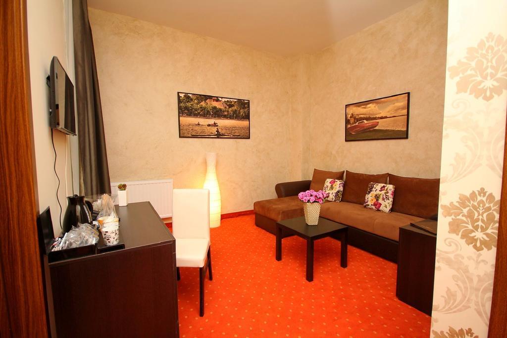 Vila Palic Hotell Exteriör bild