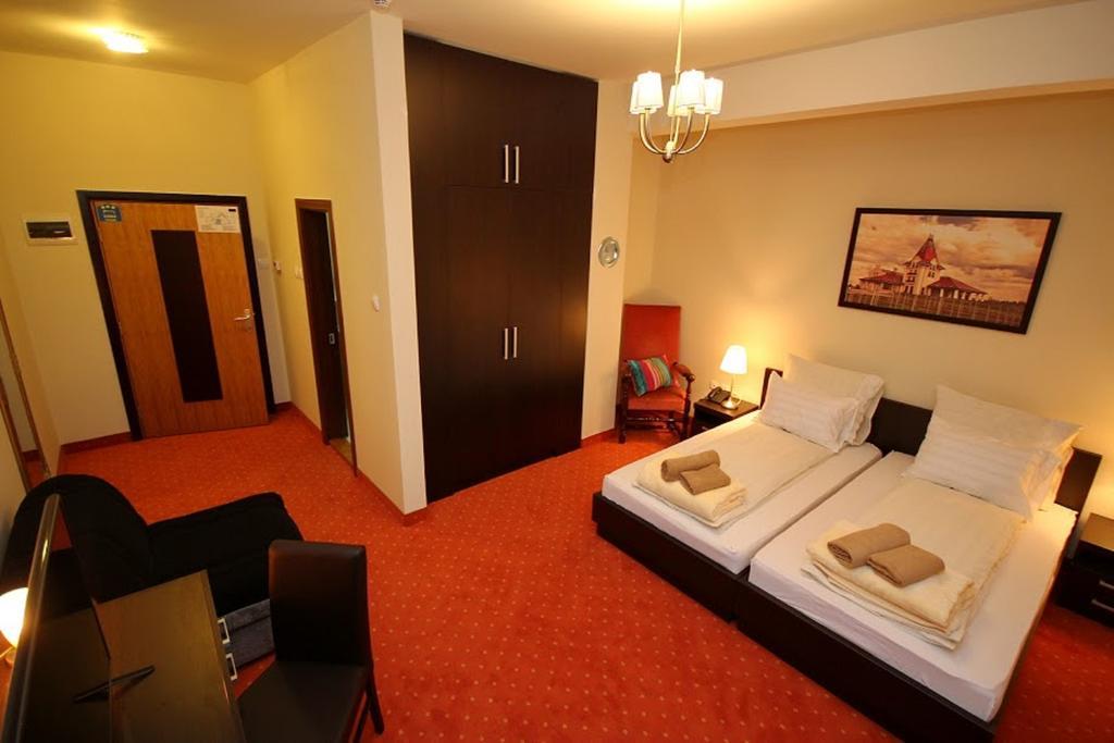 Vila Palic Hotell Exteriör bild