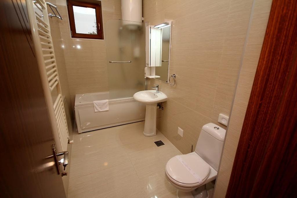 Vila Palic Hotell Exteriör bild