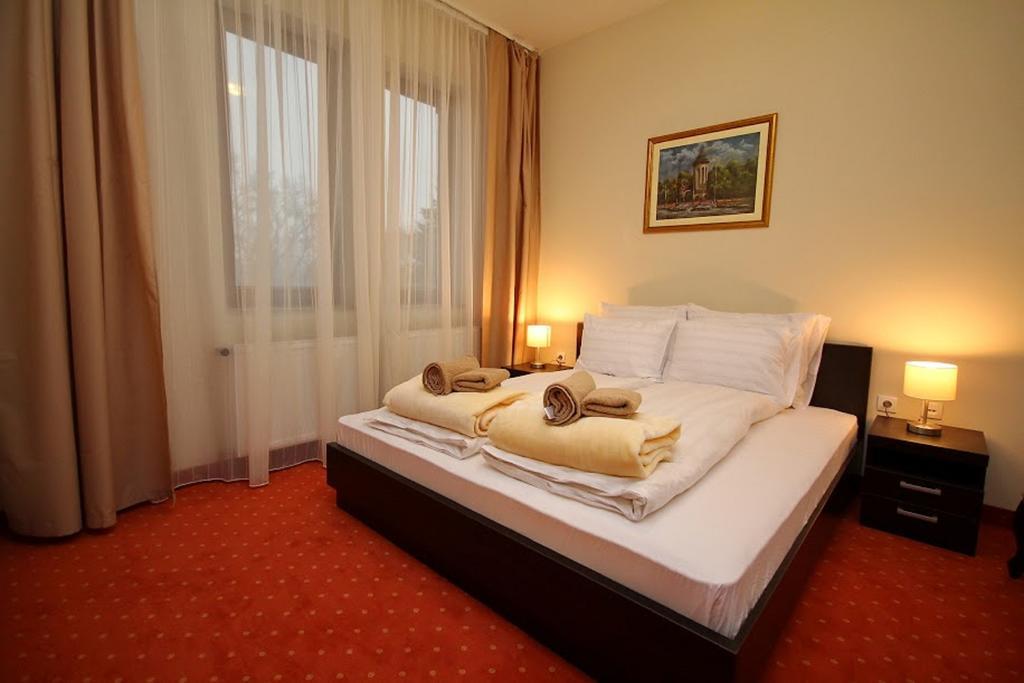 Vila Palic Hotell Exteriör bild